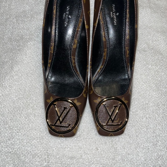Brand New Louis Vuitton Madeleine Monogrammed Square Toe Pump - Picture 7 of 8